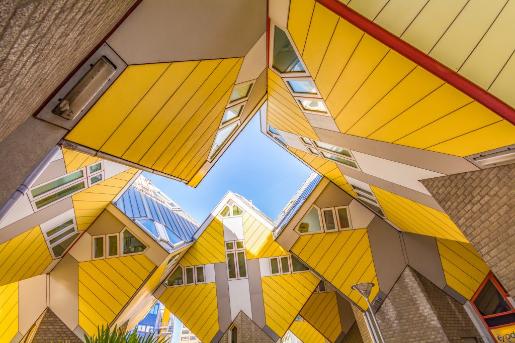 De kubus woningen van Piet Blom bekijk je tijdens je Dagje Uit Rotterdam