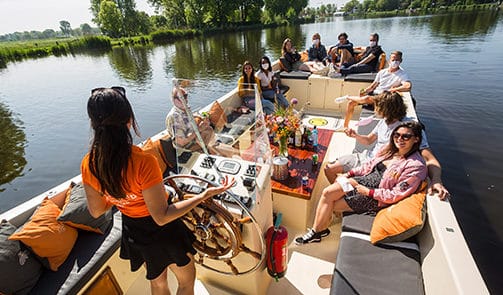 Rent an electric private boat in Amsterdam
