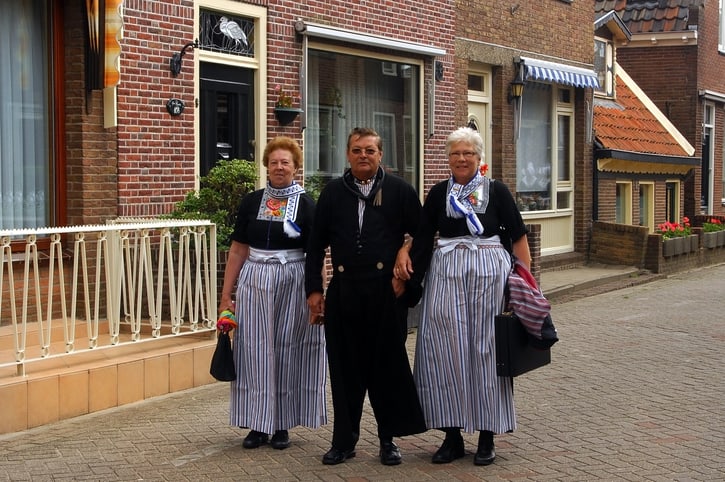 Dagje uit Volendam, klederdracht