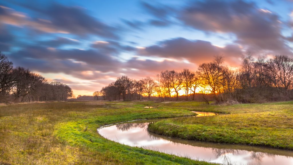 Het stroomdal landschap van de Drentse AA