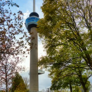 De Euromast beklimmen