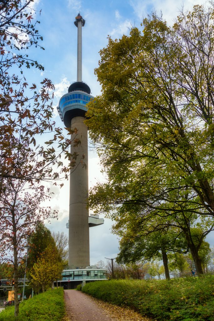 De Euromast beklimmen