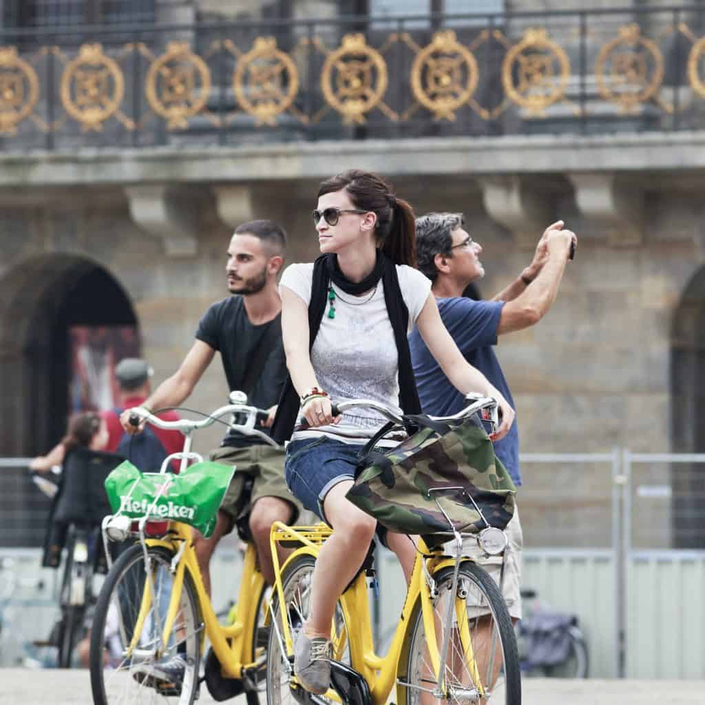 Verken Amsterdam op een gehuurde fiets