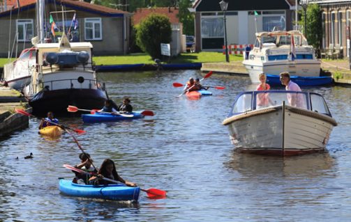 Huur je sloep in Friesland via DagjeuitPagina.nl