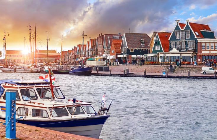 De haven van Volendam