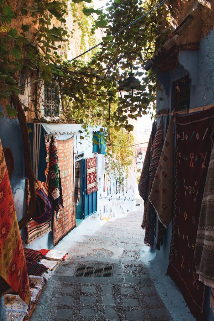 Klein straatje in Marokkaanse stad